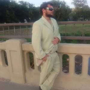 Meet your Posher, Christopher